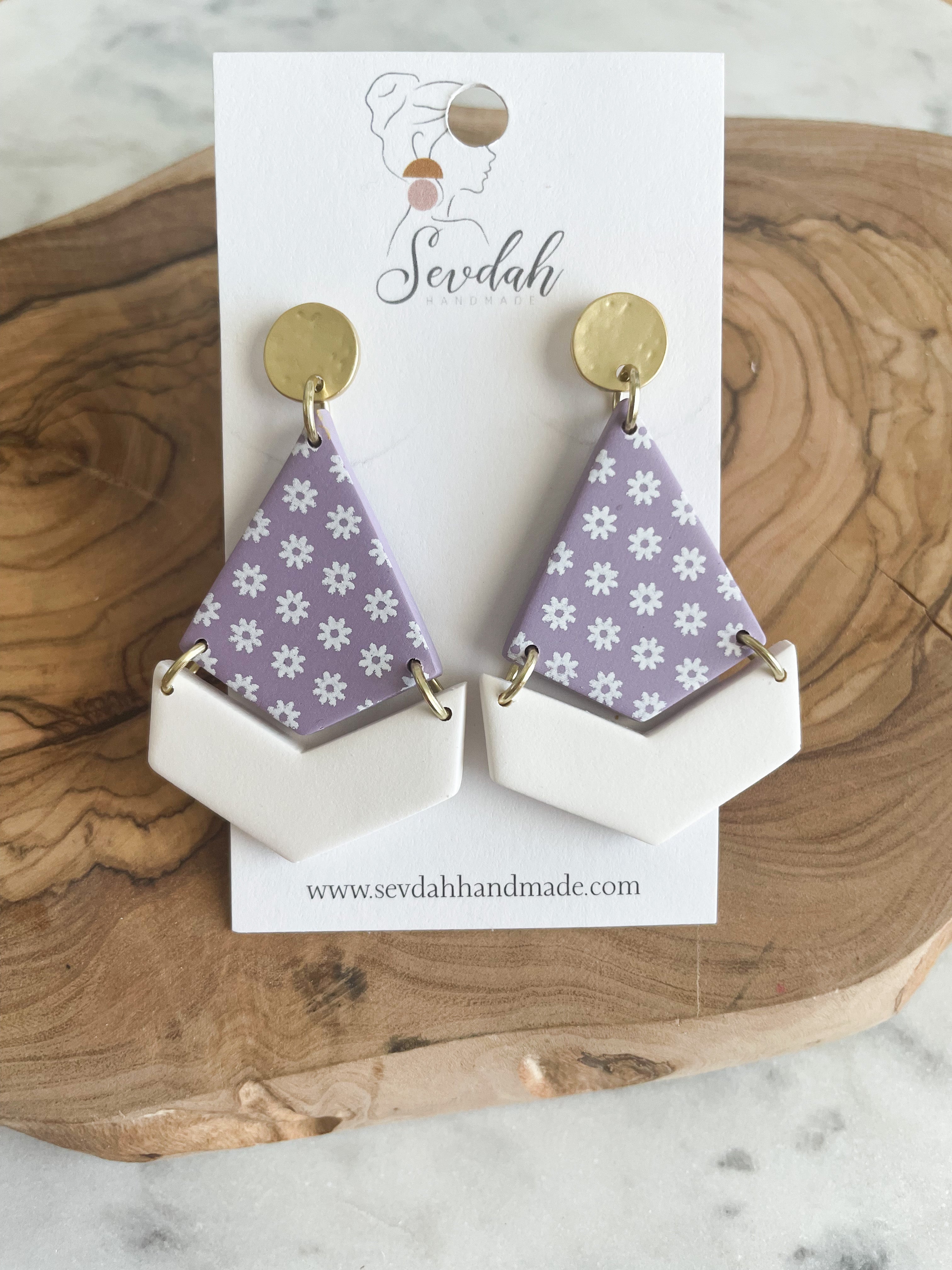 Daisy print dangles