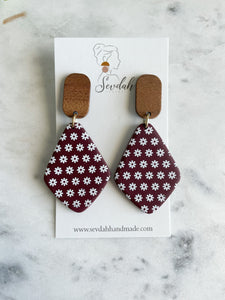 Daisy print dangles